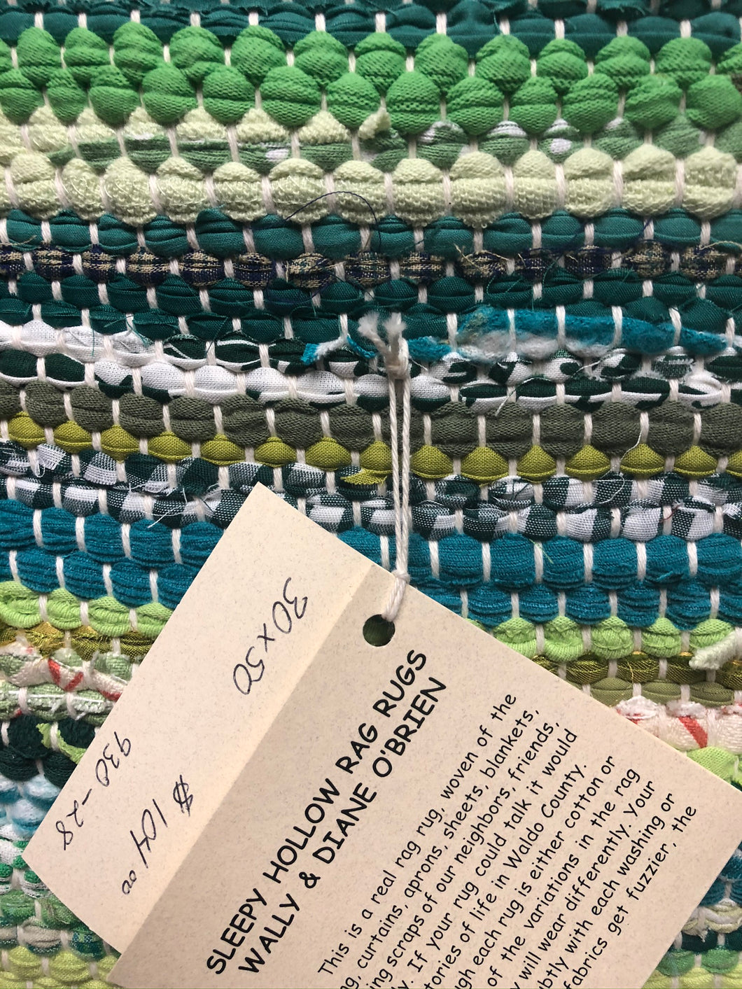 Light and Dark Green 30
