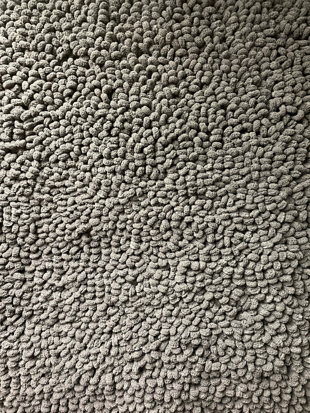 Gray shag woven rug, 30” x 41”