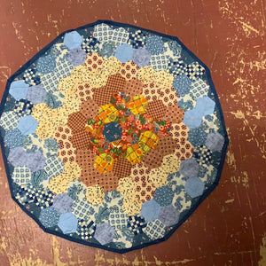 Table topper quilted cotton 21”
