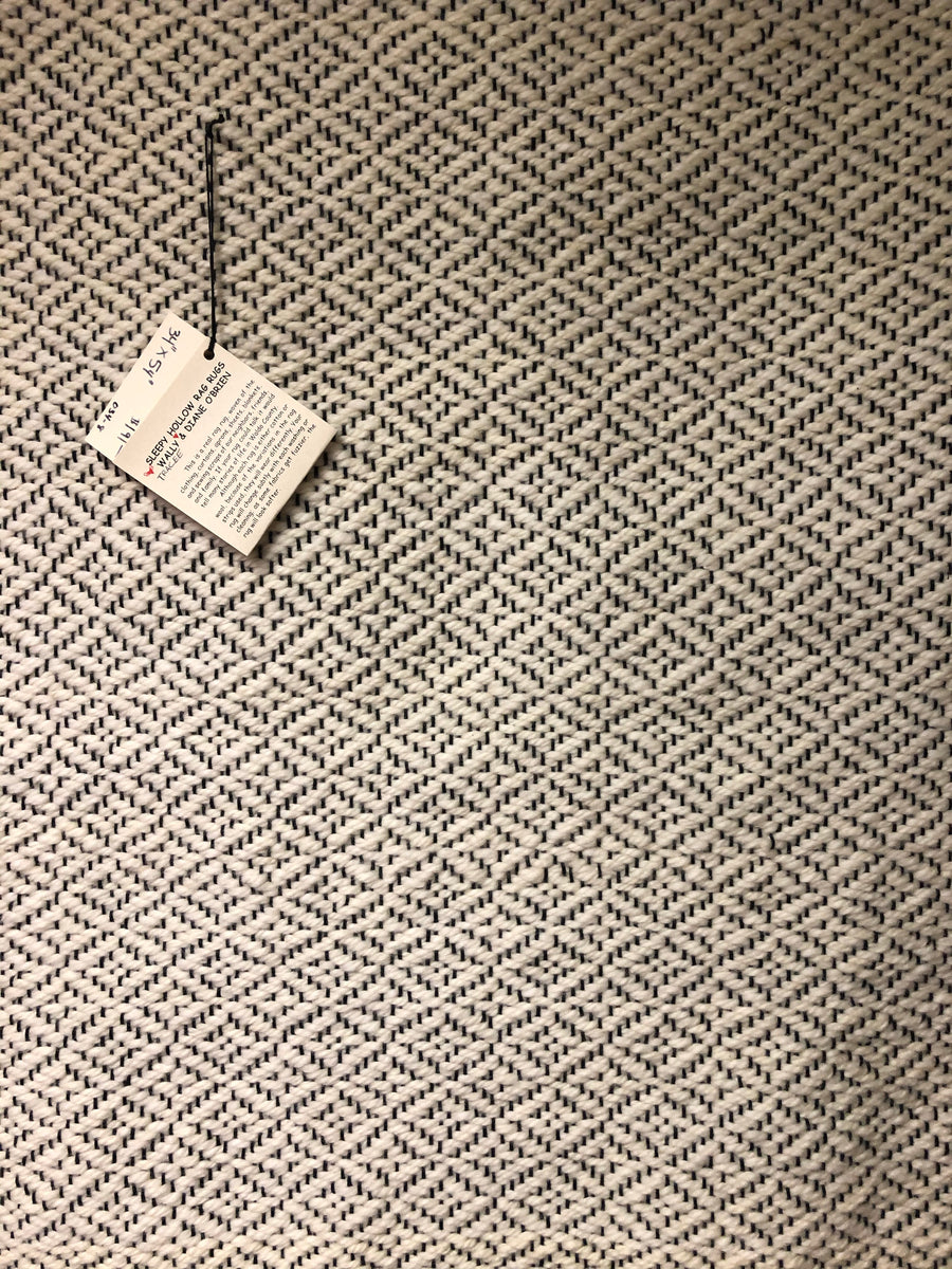 Diamond pattern rug made with cream colored wool – Sleepy Hollow Rag Rugs