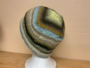 S0ft wool cap with rolled brim