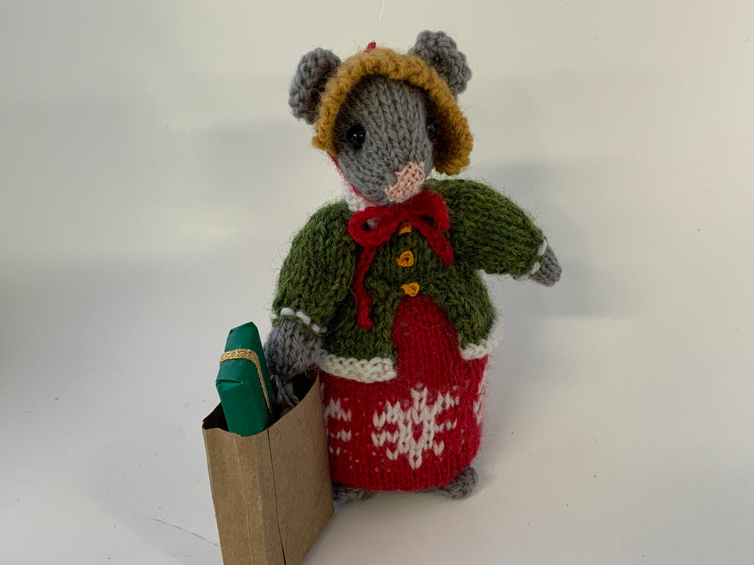 Shopping mouse with green jacket
